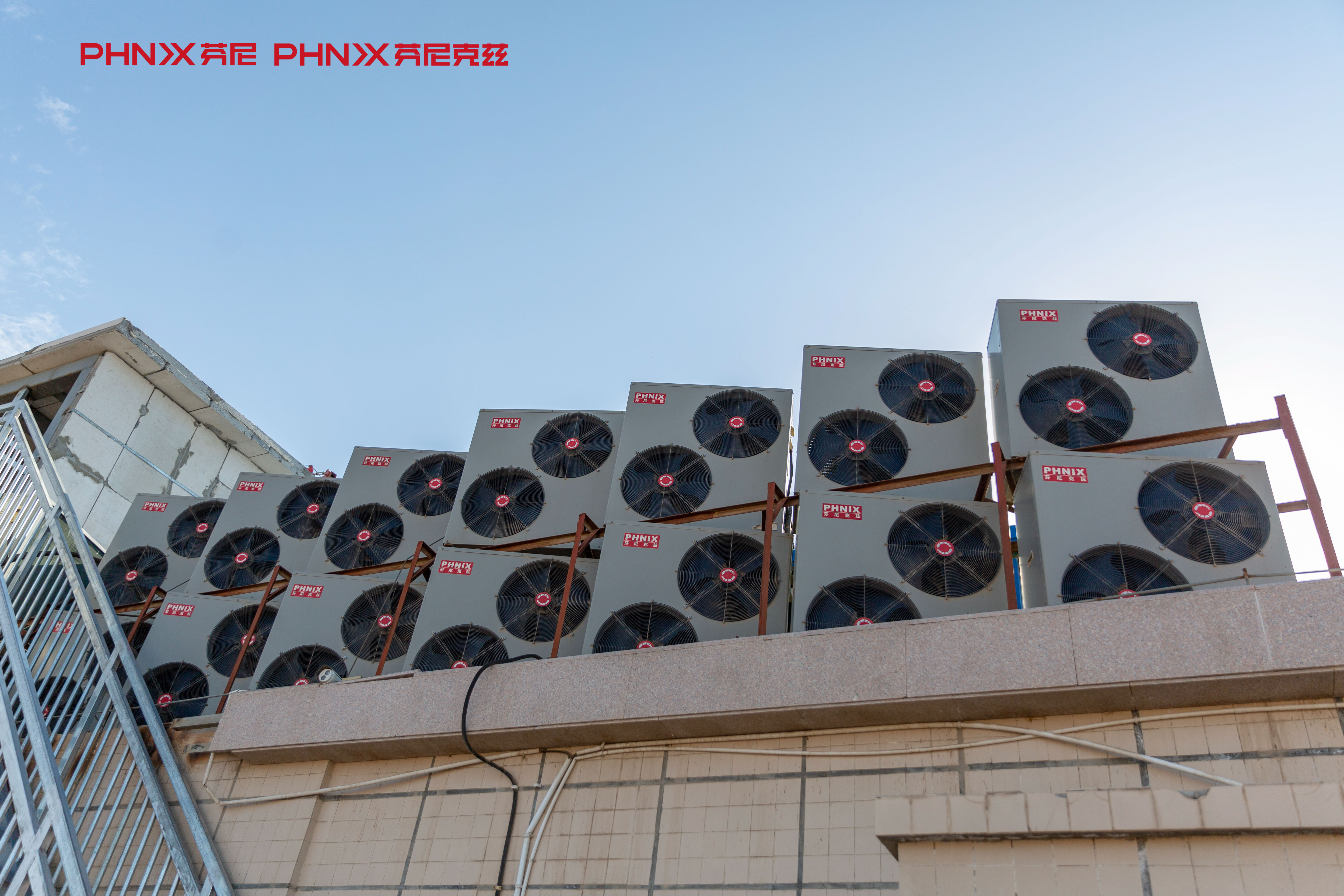 “煤改電”安裝空氣能熱泵，搭配地暖和暖氣片哪個好？
